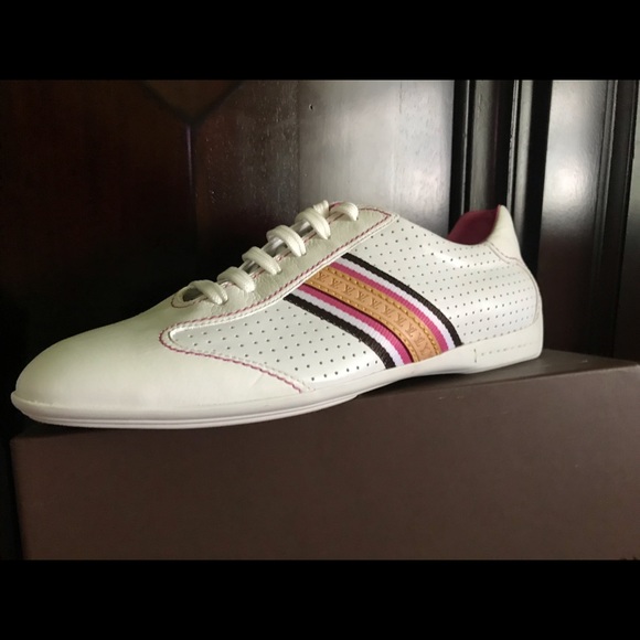 Louis Vuitton sneaker - Picture 1 of 4